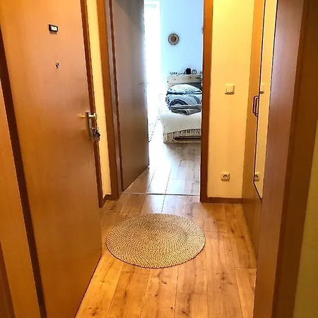 Kleine Liesl In Der Neustadt Dresde